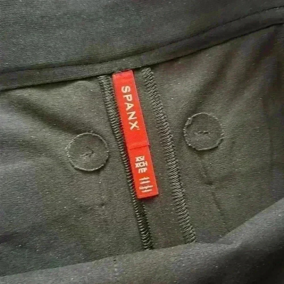 Spanx Shorts 5 in Inseam - Picture 2 of 7